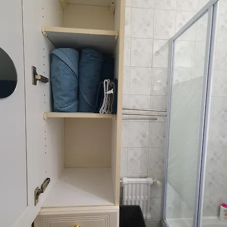 Medipole T2 Avec Un Garage Gratuit Sur Place, 16min A Centre Lyon En Metro A Apartment