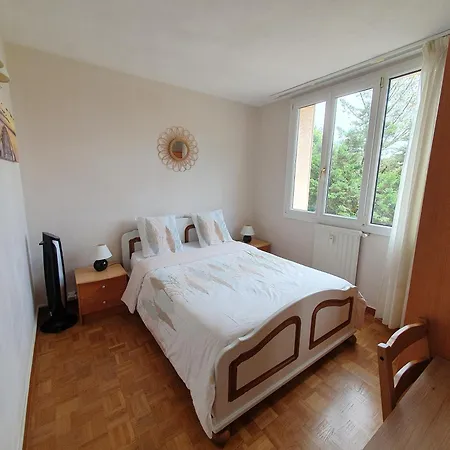 Apartment Medipole T2 Avec Un Garage Gratuit Sur Place, 16min A Centre Lyon En Metro A *